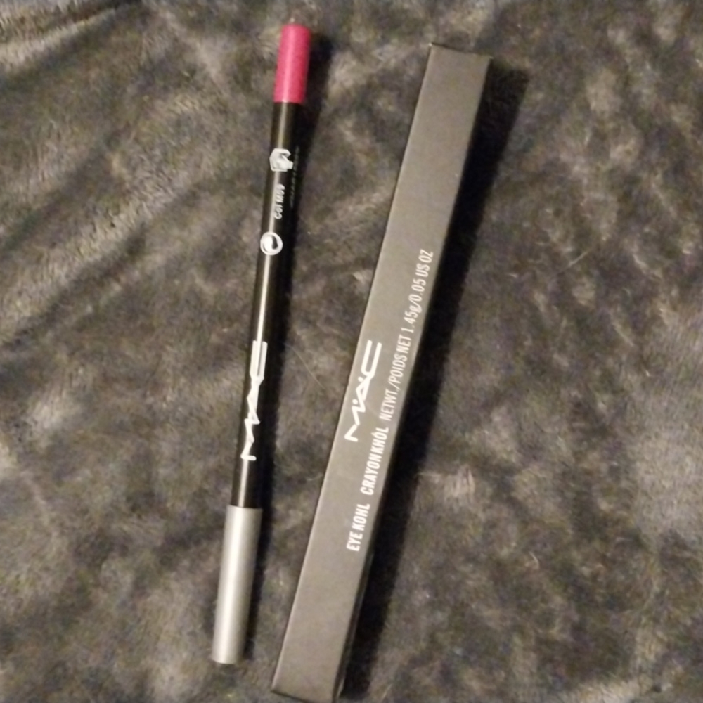 MAC lip/eyeliner